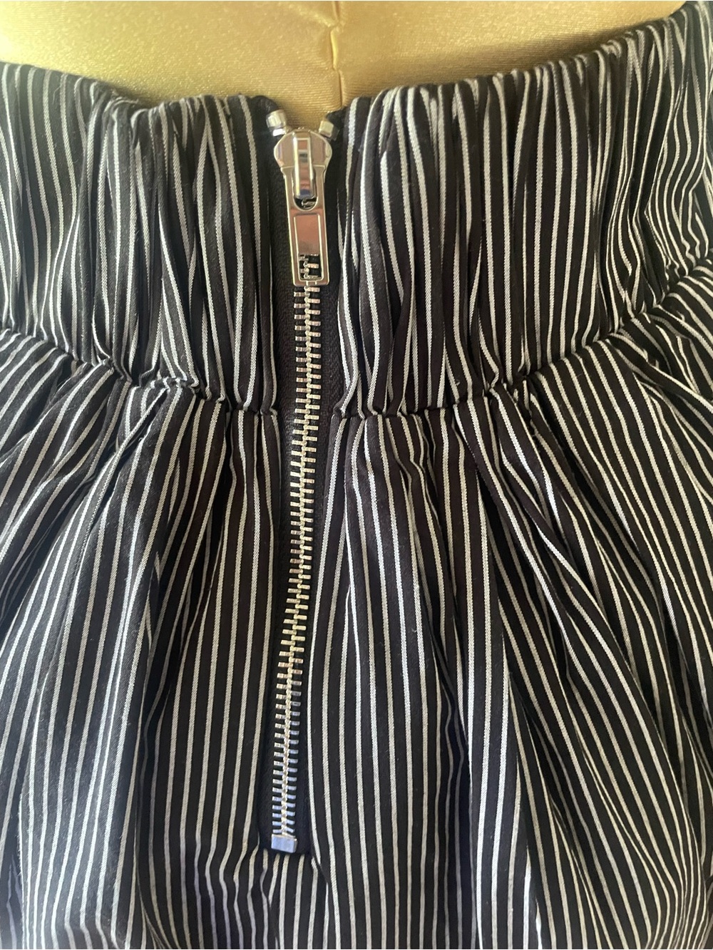 Akira Women’s Black and White Pinstripe Pleated Skirt - Halloween 100% Cotton - Picture 4 of 6